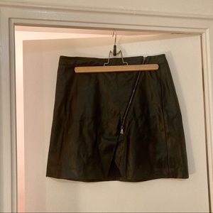 BANANA REPUBLIC black vegan leather zipper skirt